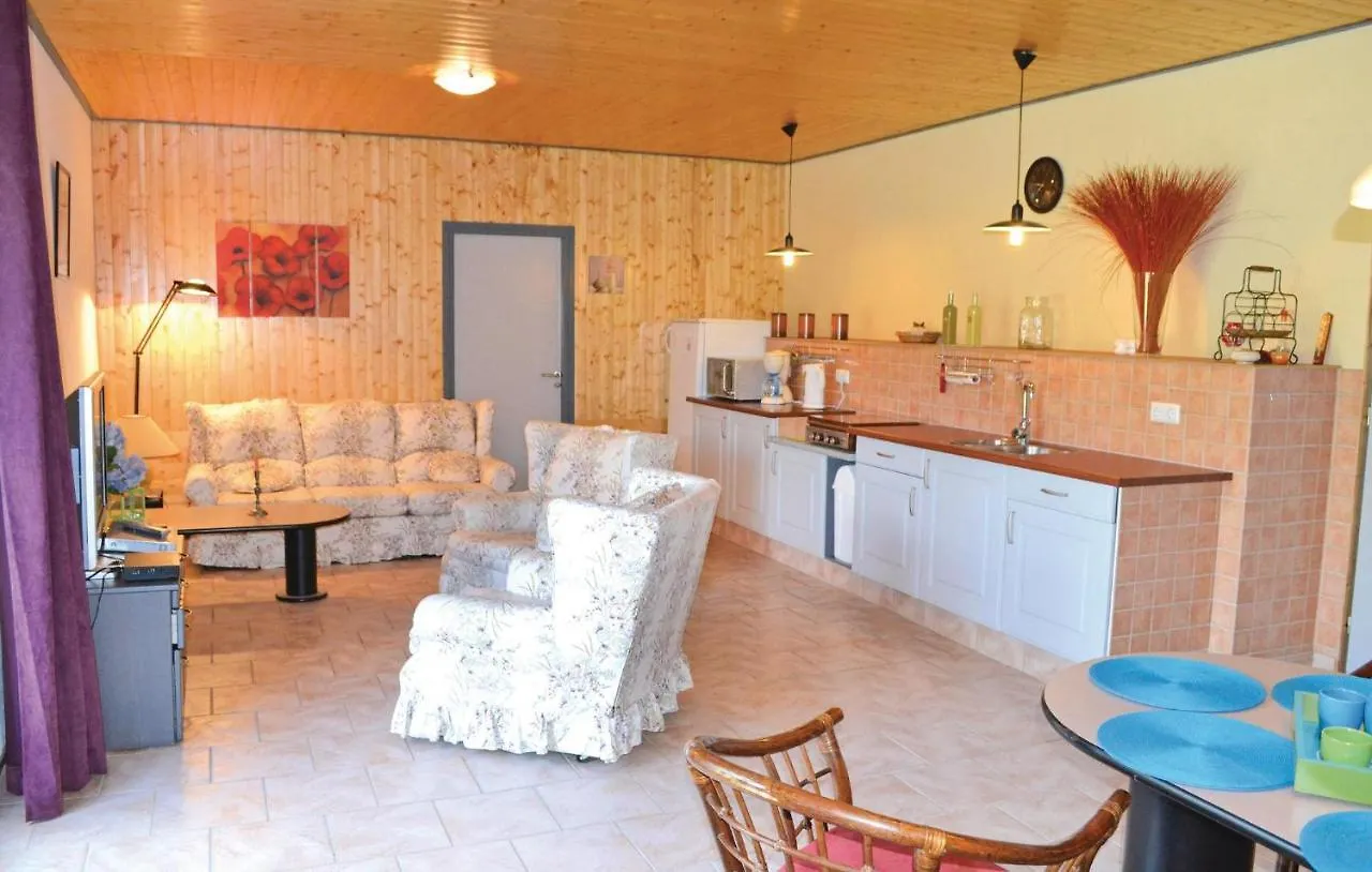 2 Bedroom Stunning Home In Belvze Valprionde